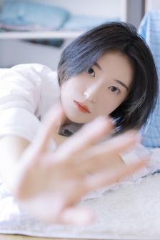 他缓慢而有力的撞着全文